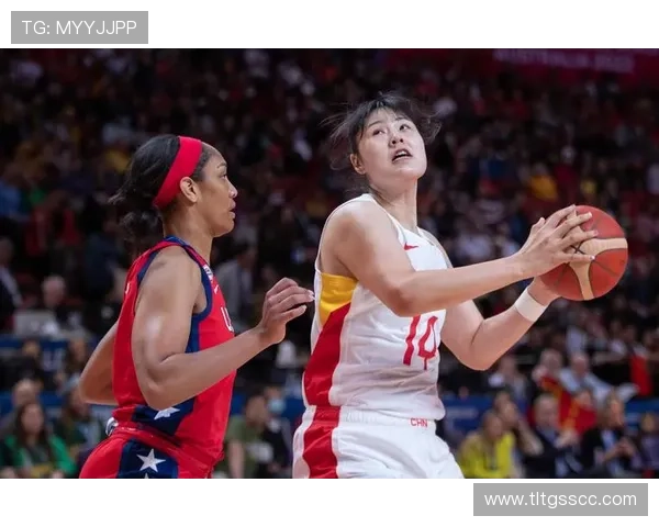 中国篮球队迎战世界强队全力冲击奥运资格赛，备战进入关键期